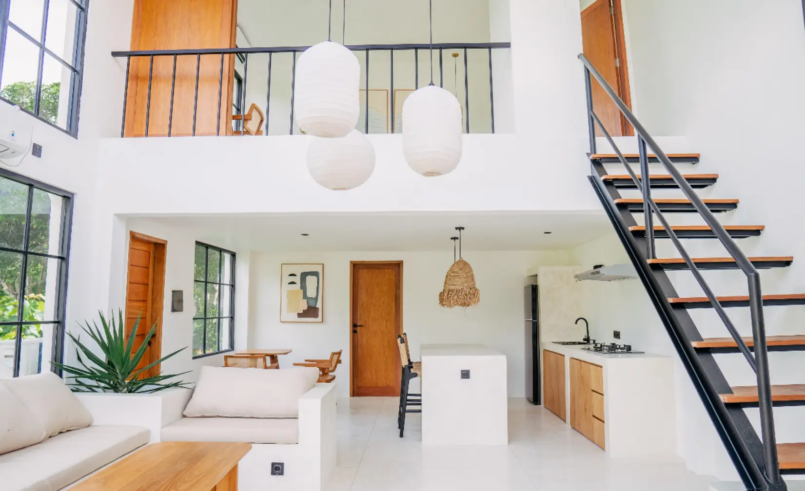 Modern Tropical Haven with Open Spaces in Balangan photo 2