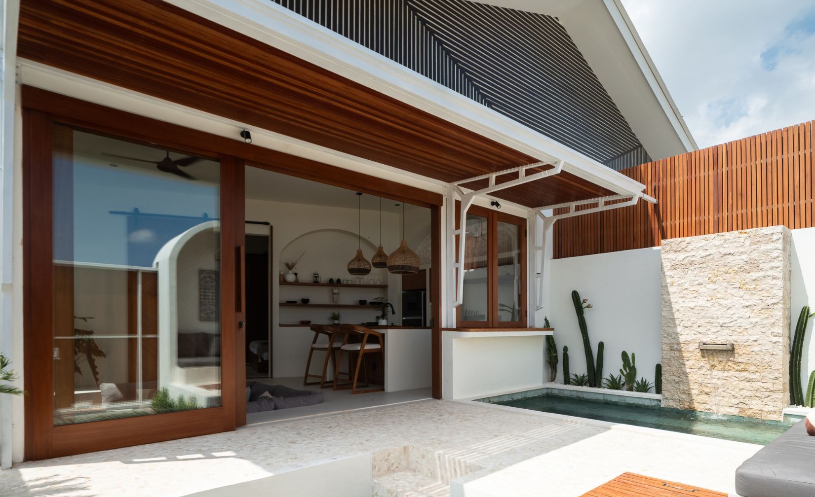 Modern tropical villa in Cemagi photo 2